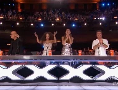 America's got Talent: 13χρονη ανέβηκε στη σκηνή με τρακ αλλά όταν τραγούδησε τους άφησε όλους... άφωνους! (φωτό, βίντεο)